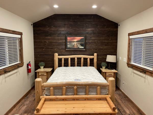 $800 / 1br - 288ft2 - Small studio cabin for rent - furnished (McCall)63794970279043121