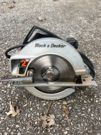 Circular saw. BLACK AND DECKER 2 HP 1