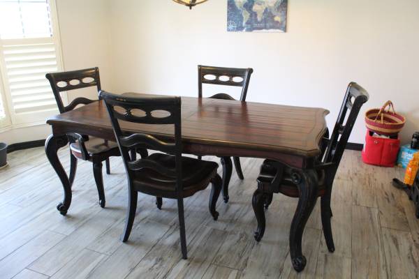 Dining Room Set, table, four chairs 1