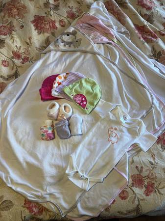 Assorted baby hood towels/socks/hats, girl 1