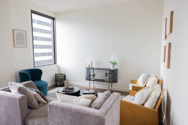 $2050.00 / 2br - 731ft2 - Spacious Two Bed, Two Bath Apartment With Beautiful Views63982133014147123