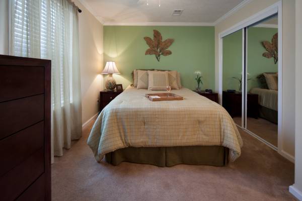$2,550 / 2br - 1102ft2 - RECEIVE 6 WEEKS RENT FREE! (Key Largo)63923417175810120