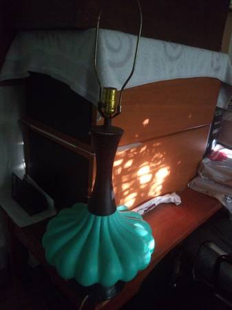 MCM Lámpara hermosa - $180 (alameda)63471453829121120