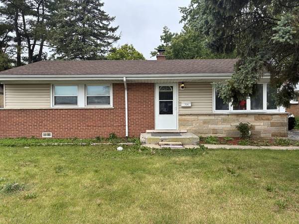 Charming 3-Bedroom Brick Ranch in the Heart of Mount Prospect 1