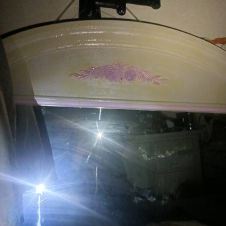 Buitiful dresser w mirror 1