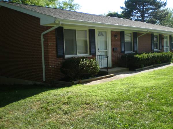 $800 / 2br - 0700ft2 - Nice Senior Apartment (College Hill)63974475116162121