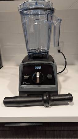 Vitamix blender 1