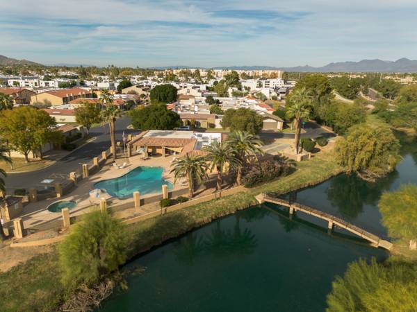 Stylish and spacious 3BR/2BA townhome near Old Town Scottsdale 1