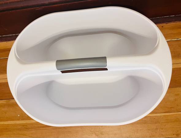 Amplio organizador con 2 compartimentos, cubo con asa para limpieza - $10 (Somerville)63471381535489121
