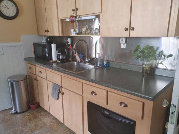 $1,420 / 1br - 980ft2 - 2nd floor Laundry, patio, shed and shared front porch. (Bennington, VT)63992934673922123