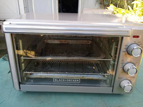 BLACK+DECKER 6-Slice Crisp 'N Bake Air Fry Toaster Oven 1