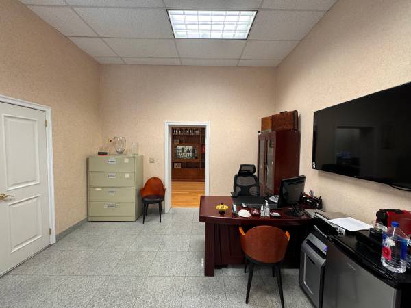 $2,700 / 500ft2 - Ground Floor Office Space - Utilities Included, Furnished (Brooklyn)63689787828611121