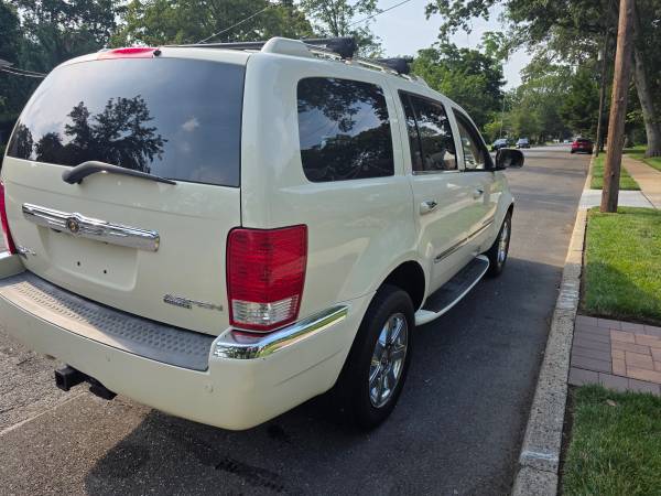 2009 Chrysler Aspen LTD, SUV, AWD, 7 Pasajeros, 110 K, Completo, Limpio, NEG - $3,45063654721106305124