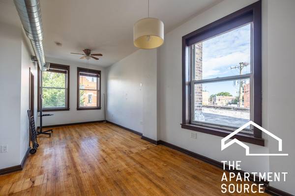 $2,245 / 3br - 1400ft2 - 1400 Sq foot Bridgeport 3 bed!!! (Chicago)63918294739203122