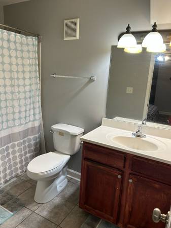 $300 / 1br - Private bedroom and bath available need clean Guest! (Decatur)63964124526339123