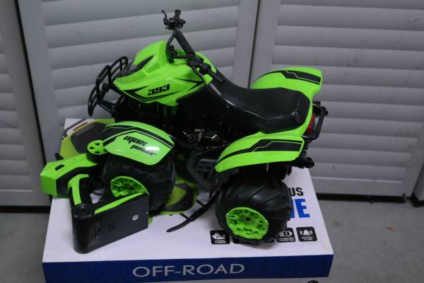 Remote Control Car BRAVE AMPHIBIOUS VEHICLE 1