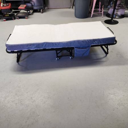 Foldable Cot 1