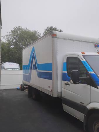 Furgoneta Mercedes sprinter 3500 diésel 2011 - $11,000 (Peabody)63615408749185120