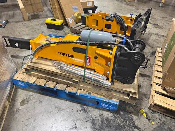 Hydraulic Breaker for 4-8 Ton Excavator - CAT 305 45MM PINS 1