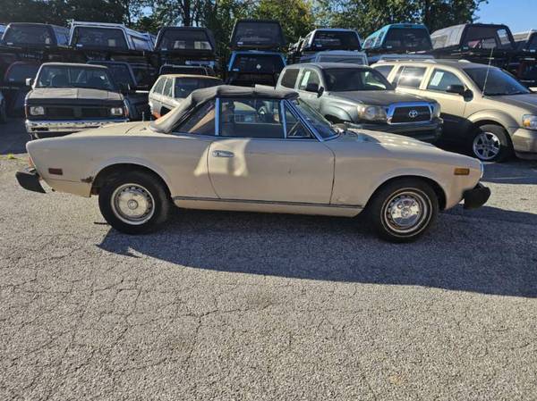 Fiat 124 de 1978, descapotable - $2.295 (York)63435771814529123