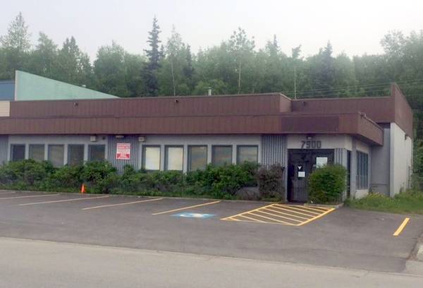 $1,095,000 / 5742ft2 - Southside Warehouse/Office Building - FOR SALE (7900 King Street)64014172014211120