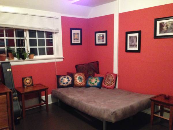 $950 Room w/private bath in shared Capitol Hill Craftsman home63885125440385124