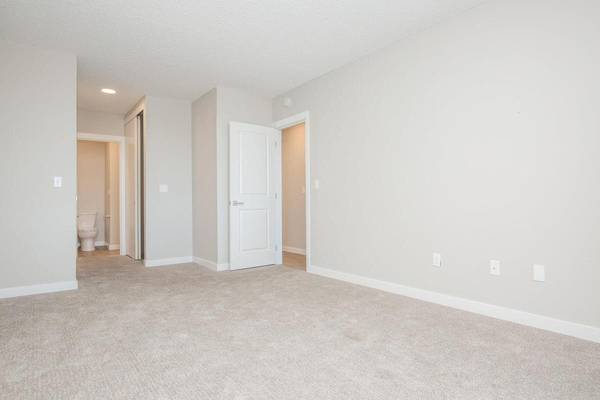 $1,593 / 2br - 943ft2 - Move-In Special: 6 Weeks FREE | Rent from $1,240!63660444527489123