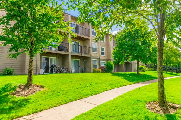 $1,670 / 2br - 944ft2 - Move In Special!! 2 MONTHS - FREE RENT if You Move In September!! (HAPPY VALLEY)63672600888067124