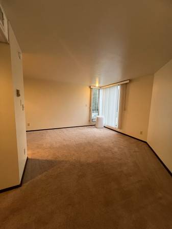 $1,275 / 444ft2 - We give our residents peace of mind with onsite parking security! (Anchorage - Midtown)64004785607299124