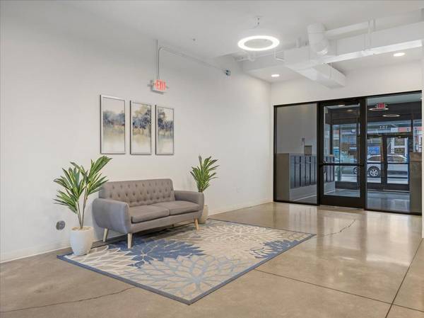 $1,380 / 2br - 637ft2 - Stunning Studios! Unbeatable Value and Location. RENT SPECIALS! (Portland, Humboldt, Piedmont, King, Northeast Portland)63672637015811124