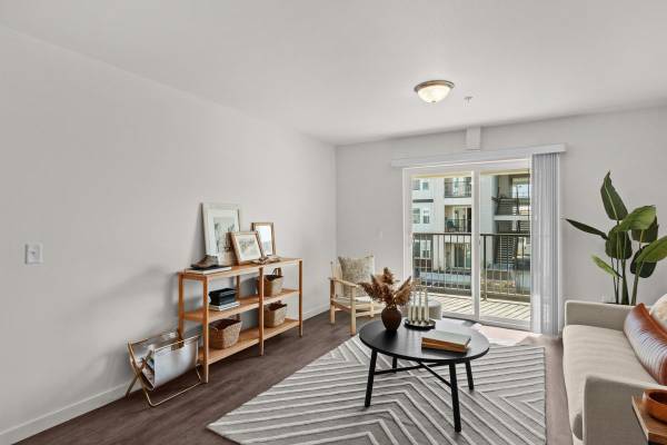 $1,595 / 1br - 694ft2 - Fully-equipped kitchens, Tour today, Distinctive wood-style flooring (230 Battelle Blvd.)63673552658945124