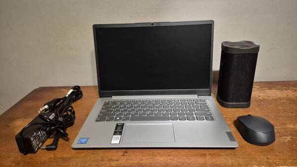 Lenovo ideapad 1 14" laptop 1