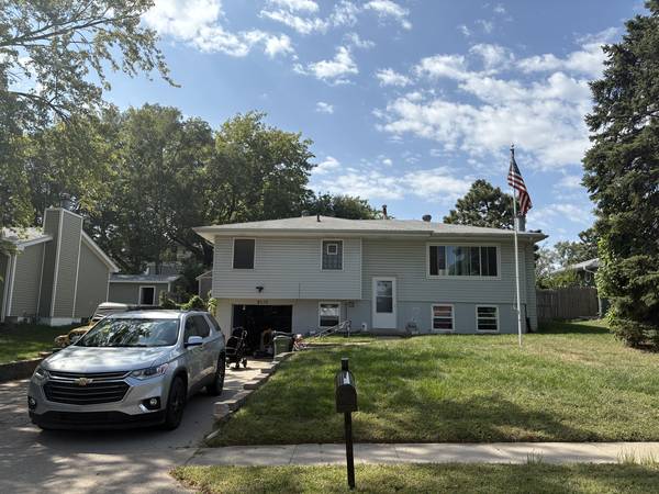 $197,000 / 2br - 1502ft2 - Bellevue Off Market 2 Bed/2 Bath with light rennovations (Bellevue)64021005005825120