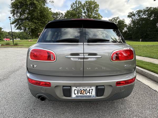 2016 Mini Cooper Clubman_Edición California_6 velocidades_76,000 millas - $6,950 (Gainesville)63621061443969124