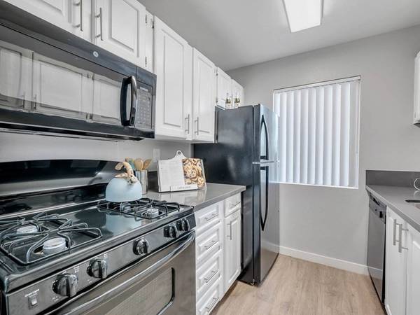 $2,400 / 3br - 1136ft2 - Aire acondicionado, 3/BD 2/BA, en Palmdale (38300 30th Street East , Palmdale, CA)63876485693315121