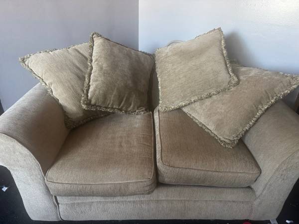 Love seat 1