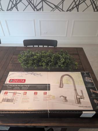 *BRAND NEW* Delta Charmaine Pull-Down Sprayer Kitchen Faucet, Soap Dis 1