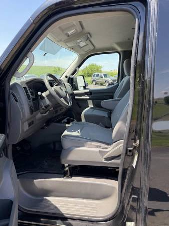 2012 Nissan NV 1500/2500/3500 - Photo 11