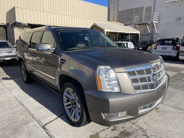 2011 Cadillac Escalade ESV Platinum Edition - $15,900 - $15,900 (Automax Inc)63617595517443121