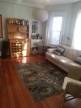$1,200 / 3br - 110ft2 - Available NOW Davis Sq Join Us! Includes Everything + Furnished RM ((For Female Roommate Easy to Harvard.MIT, MGH, Tufts, Bosto)63996407469827122