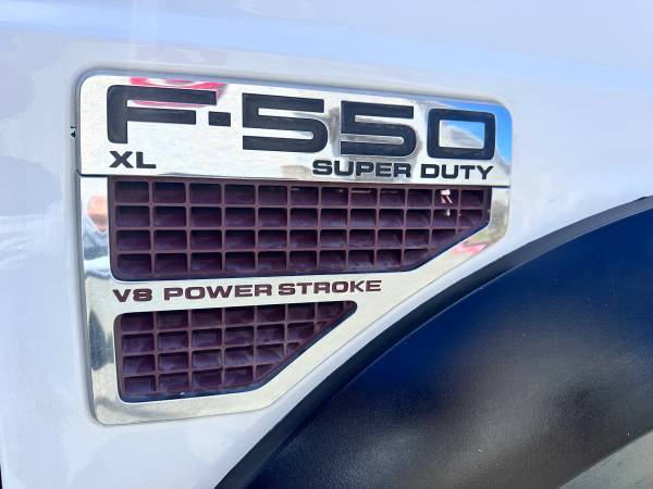 2008 Ford F-550 - Photo 10