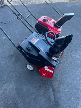 Like New Snowblowers 1