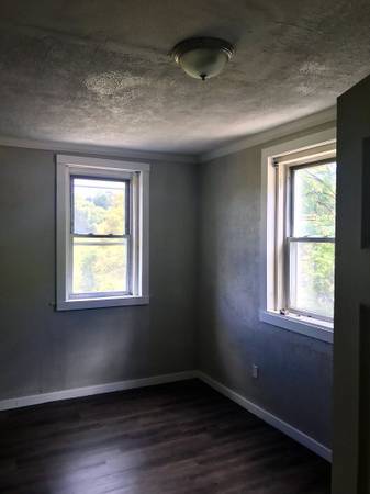 $750 / 2br - 950ft2 - Pet Friendly (Pet Fees Apply), Hardwood Flooring64013202770946124