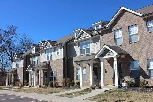 $1,800 / 2br - 1130ft2 - Shhh! It’s quiet over here. Serene 2 bed, 2.5 bath at Lincoya Bay Town (Nashville)63680356265475124