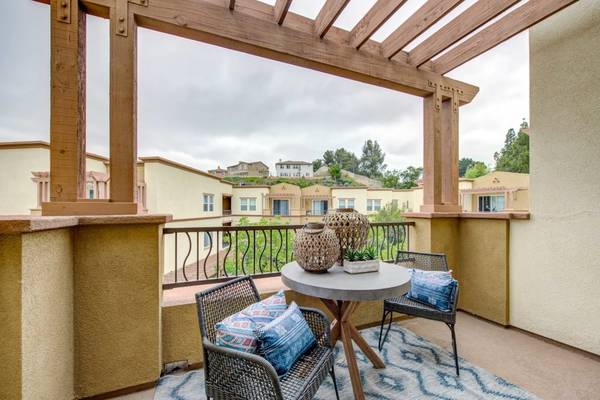 $2,916 / 2br - 1083ft2 - Resident Rewards Program, in Los Angeles CA, 2/BD 2/BA (9733 Topanga Canyon Blvd, Los Angeles, CA)63998004981250124