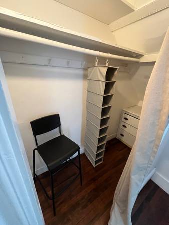 $4,000 / 4br - 9 Month Sublet - Sept 2025 - May 2026. *No Fee* (West Somerville)63875606233217124