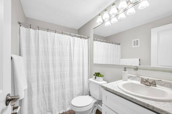 $2,195 / 2br - REDUCED RENT - APPLY TODAY, MOVE IN TOMORROW! (Sunderland)64017045136769124