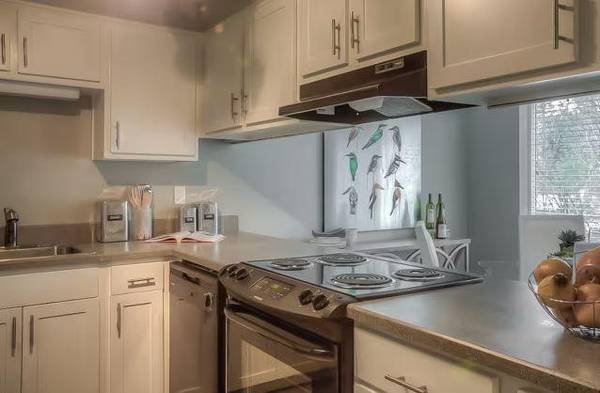 $1,835 / 2br - 922ft2 - Great Fitness Room, One & Two BR Available, Stainless Steel Appliances (Bethany)63831396473731123