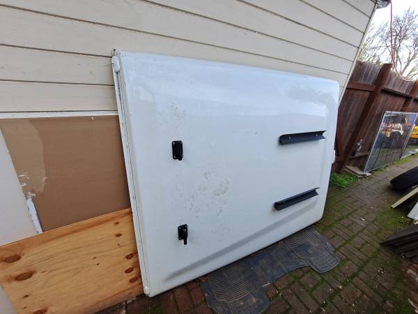 fiberglass truck bed shell. 1