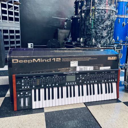 Behringer Deep Mind 12 49-Key Synthesizer 1